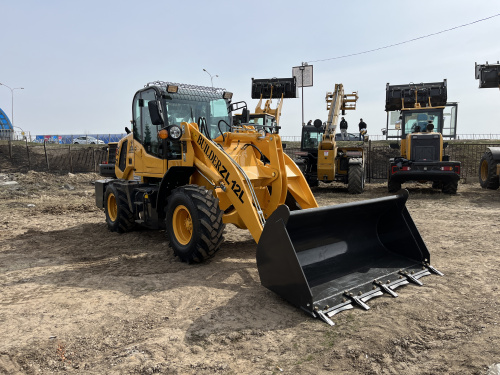фронтальный погрузчик builder zl12l